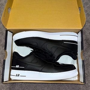 size 11.5 Nike airforce